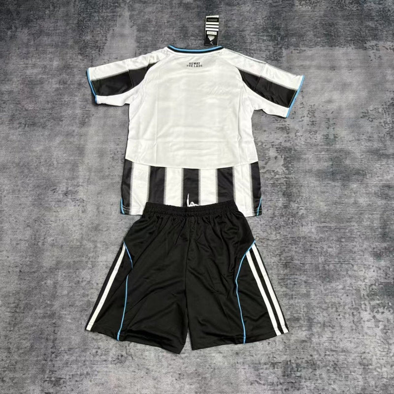 Conjunto Infantil Newcastle 2025/26
